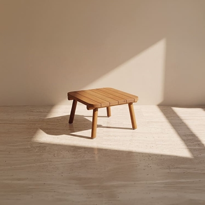 uz side table.62
